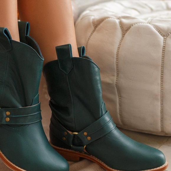ELF Emerald Ankle Boots - Picture 1 of 6